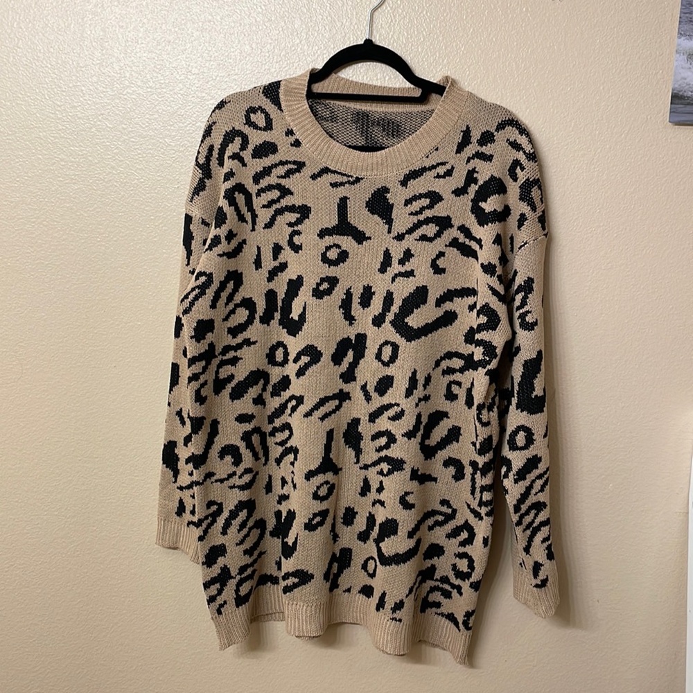 Oversized leopard print sweater.